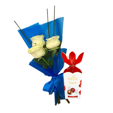 Ramito de 03 Rosas m�s Bombones Heidi Bouquet de 120 Grs