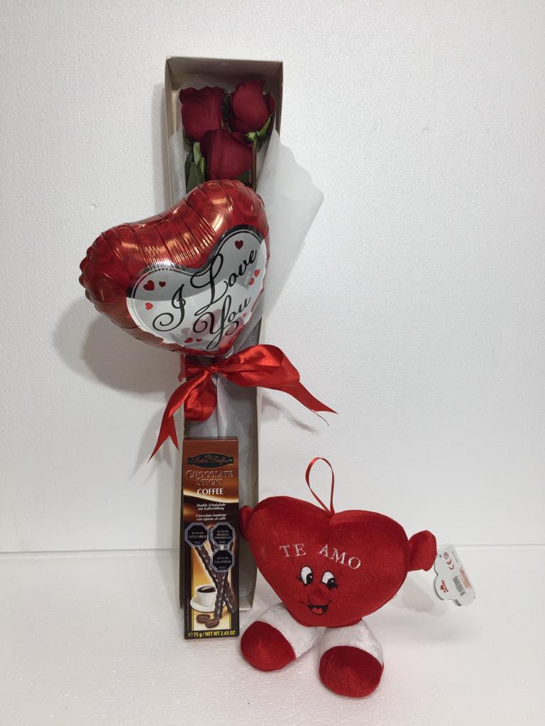 Caja con 3 Rosas m�s Palitos de Chocolate de 70 Grs, Peluchito Coraz�n y Globito